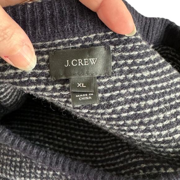 J. Crew 100% Lambswool Navy Blue and White Raglan Sleeve Sweater Men's Size XL - Picture 7 of 8